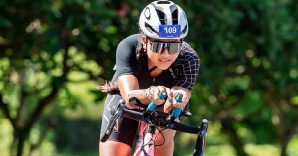 PROFIL PELARI ASIHTA AULIA - Triathlon Lebih Menantang