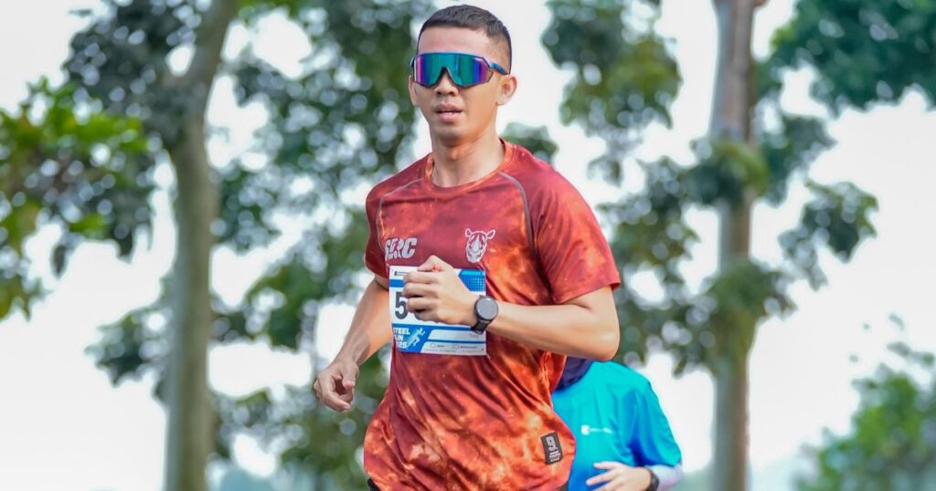 PROFIL TINTO RIZA PAHLEVI - Lari dan Titik Awal Perubahan