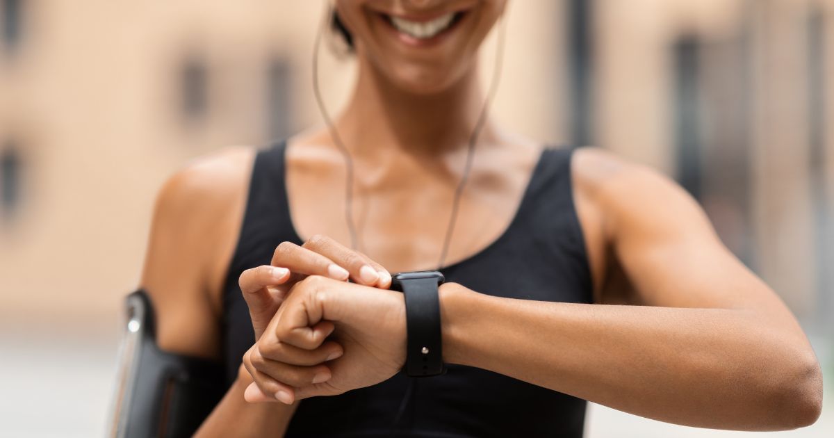 Beda Smartwatch dan Sport Watch