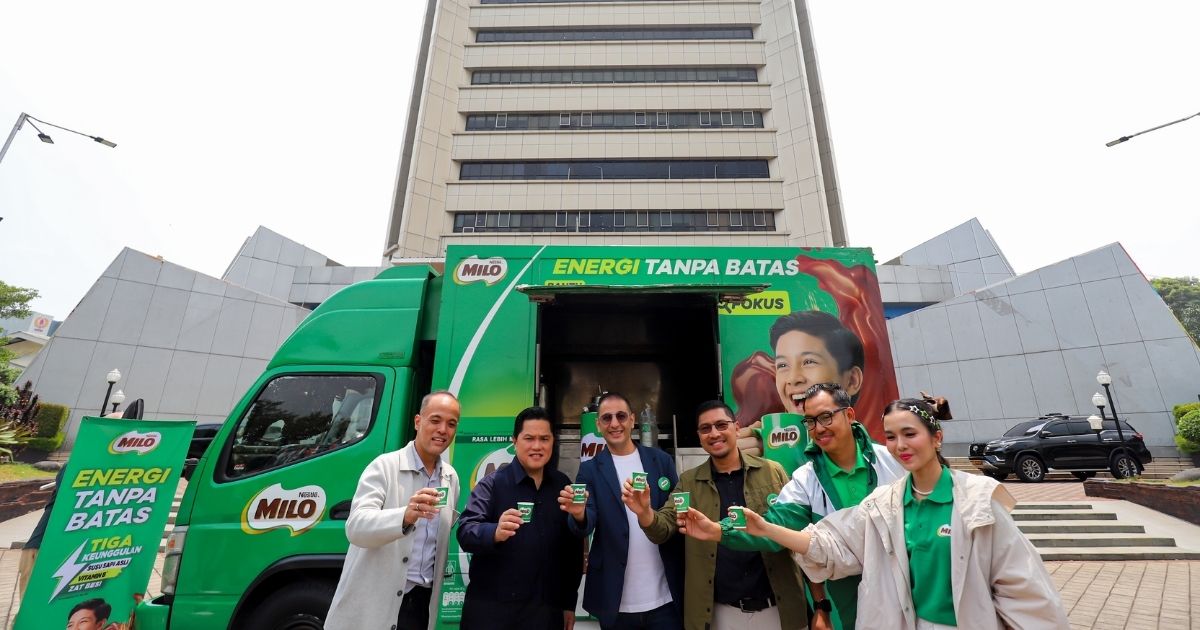 Minum Milo Bersama Ketika Konferensi Pers Pengumuman MILO ACTIV Indonesia Race 2026 Jakarta International 10K